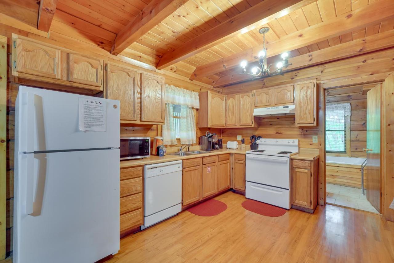 Cabin With Hot Tub About 6 Mi To Downtown Gatlinburg! Ngoại thất bức ảnh