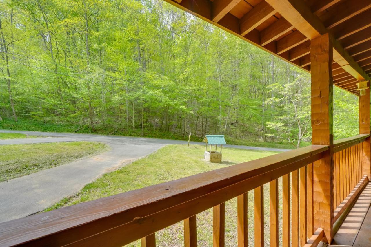 Cabin With Hot Tub About 6 Mi To Downtown Gatlinburg! Ngoại thất bức ảnh