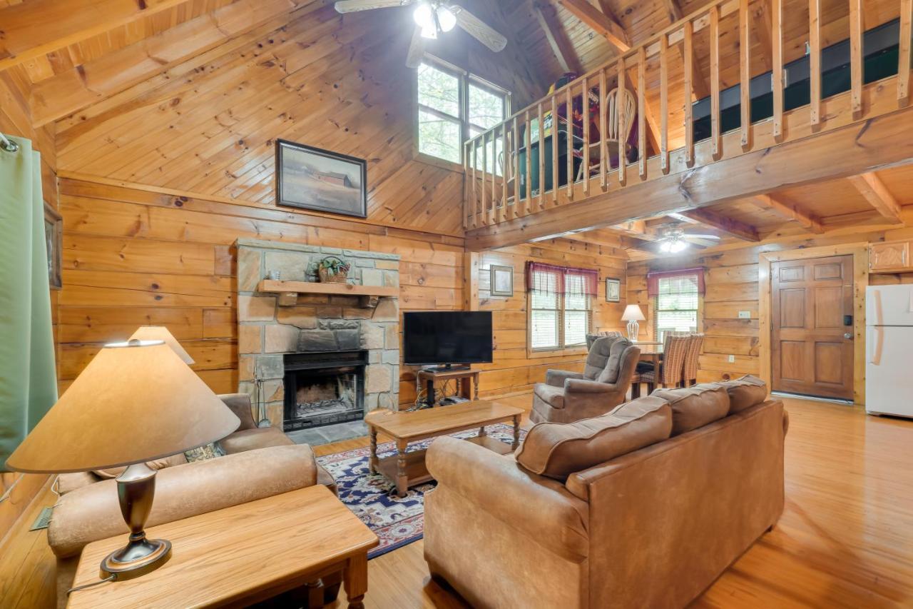 Cabin With Hot Tub About 6 Mi To Downtown Gatlinburg! Ngoại thất bức ảnh