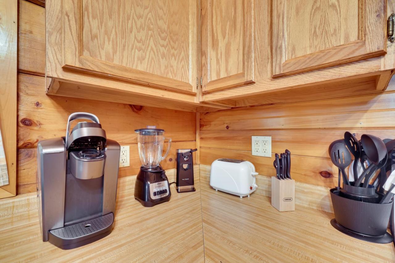 Cabin With Hot Tub About 6 Mi To Downtown Gatlinburg! Ngoại thất bức ảnh