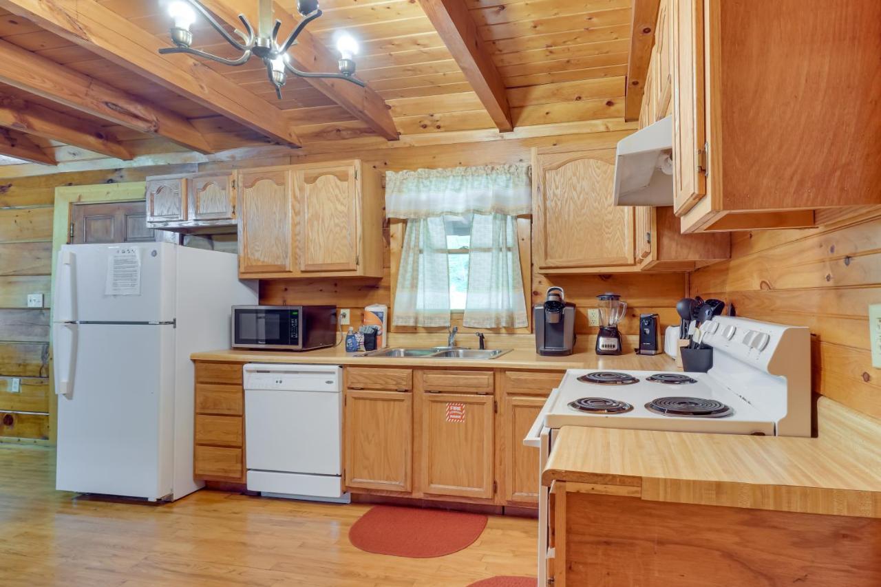 Cabin With Hot Tub About 6 Mi To Downtown Gatlinburg! Ngoại thất bức ảnh