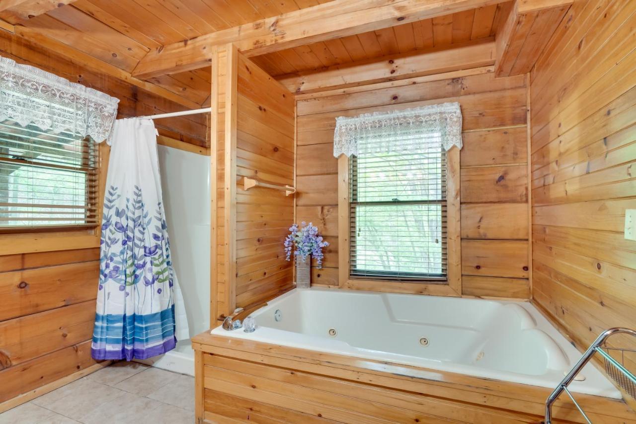 Cabin With Hot Tub About 6 Mi To Downtown Gatlinburg! Ngoại thất bức ảnh